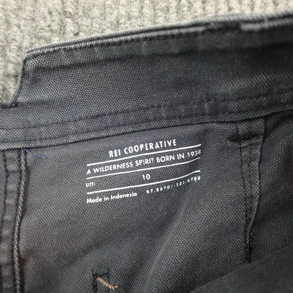 REI Co-op Cargo Shorts Womens 10 Gray Twill Hiking Outdoor Pockets Casual Trail